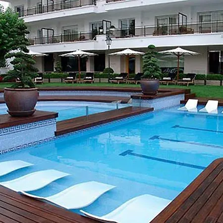 Отель Alva Park Costa Brava Льорет-де-Мар